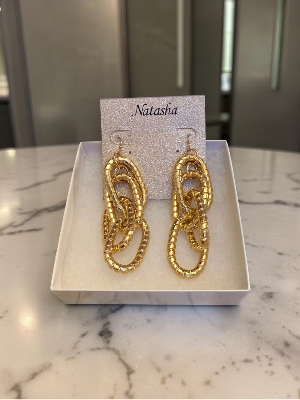 Natasha Shiny Gold Interlocking 3” Loop Drop Earrings NWT Retails $24 - Picture 4 of 9